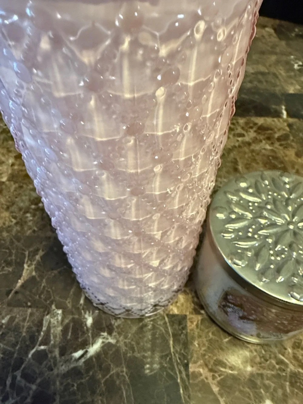 White Barn NWT beautiful scented candle& beautiful pink vase used 1x - Picture 2 of 5